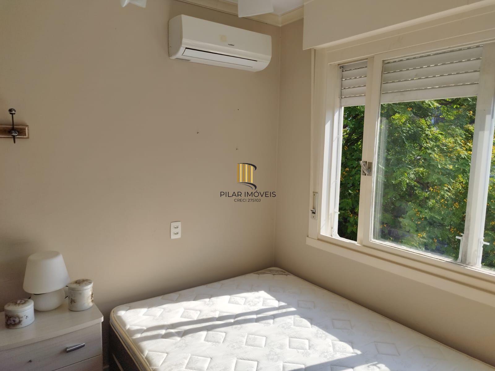 Apartamento de um quarto e uma vaga de garagem no bairro Santa Cecília