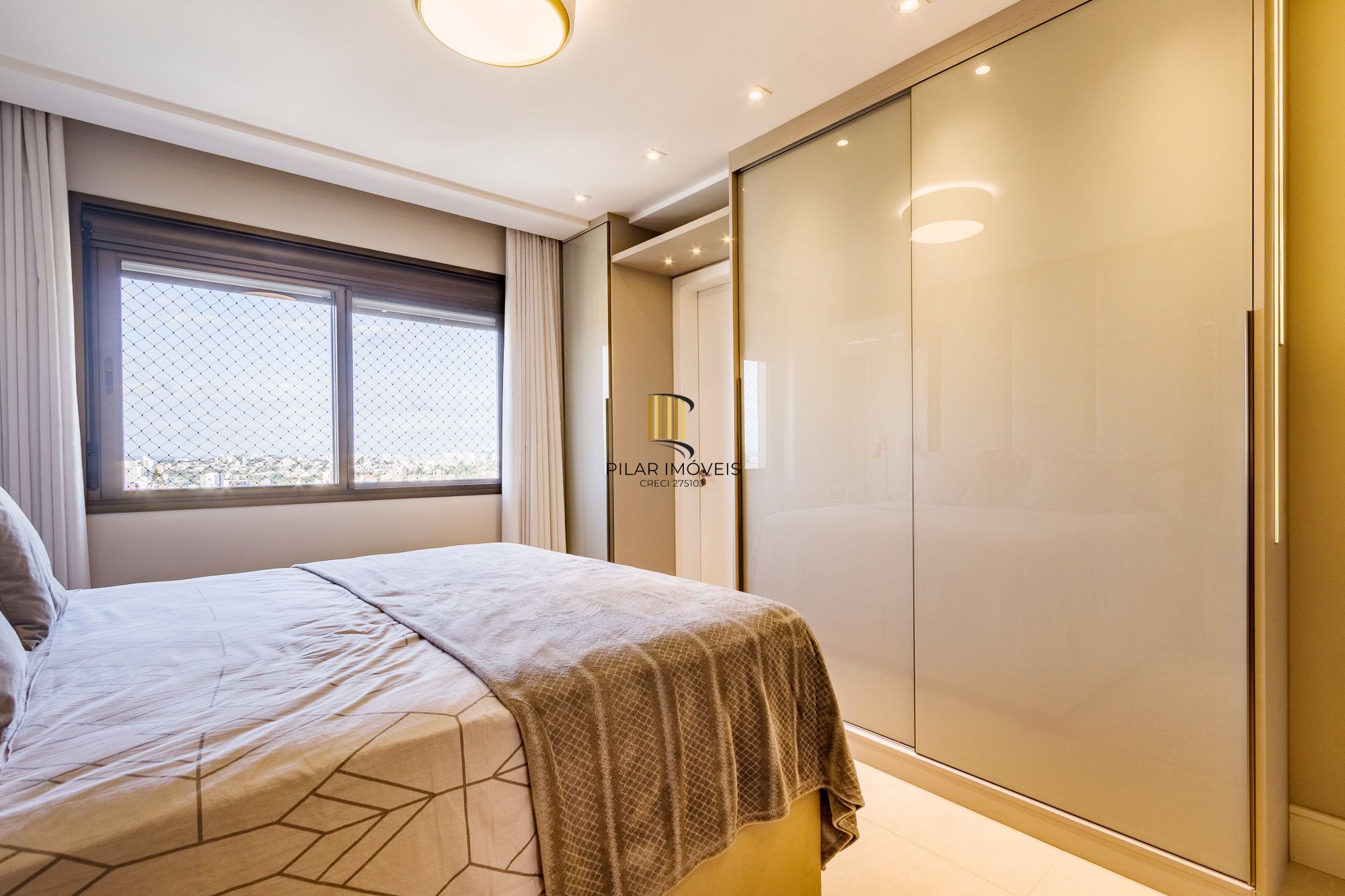 Apartamento de 3 quartos, suíte e 2 vagas de garagem bairro Higienópolis em POA