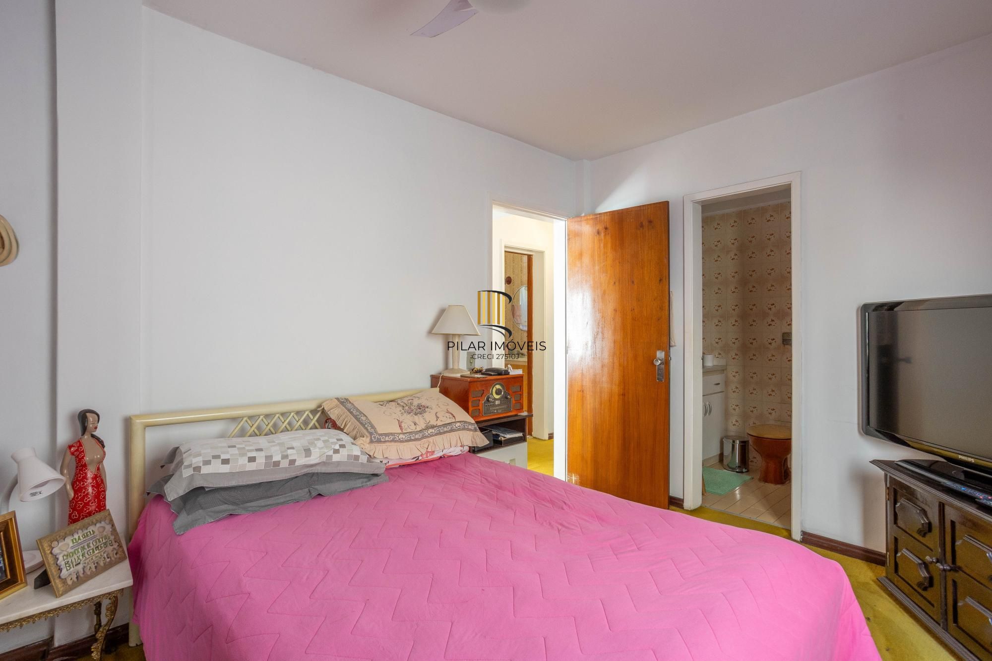 Apartamento de três quartos, suíte, dependência de empregada e 1 vaga de garagem