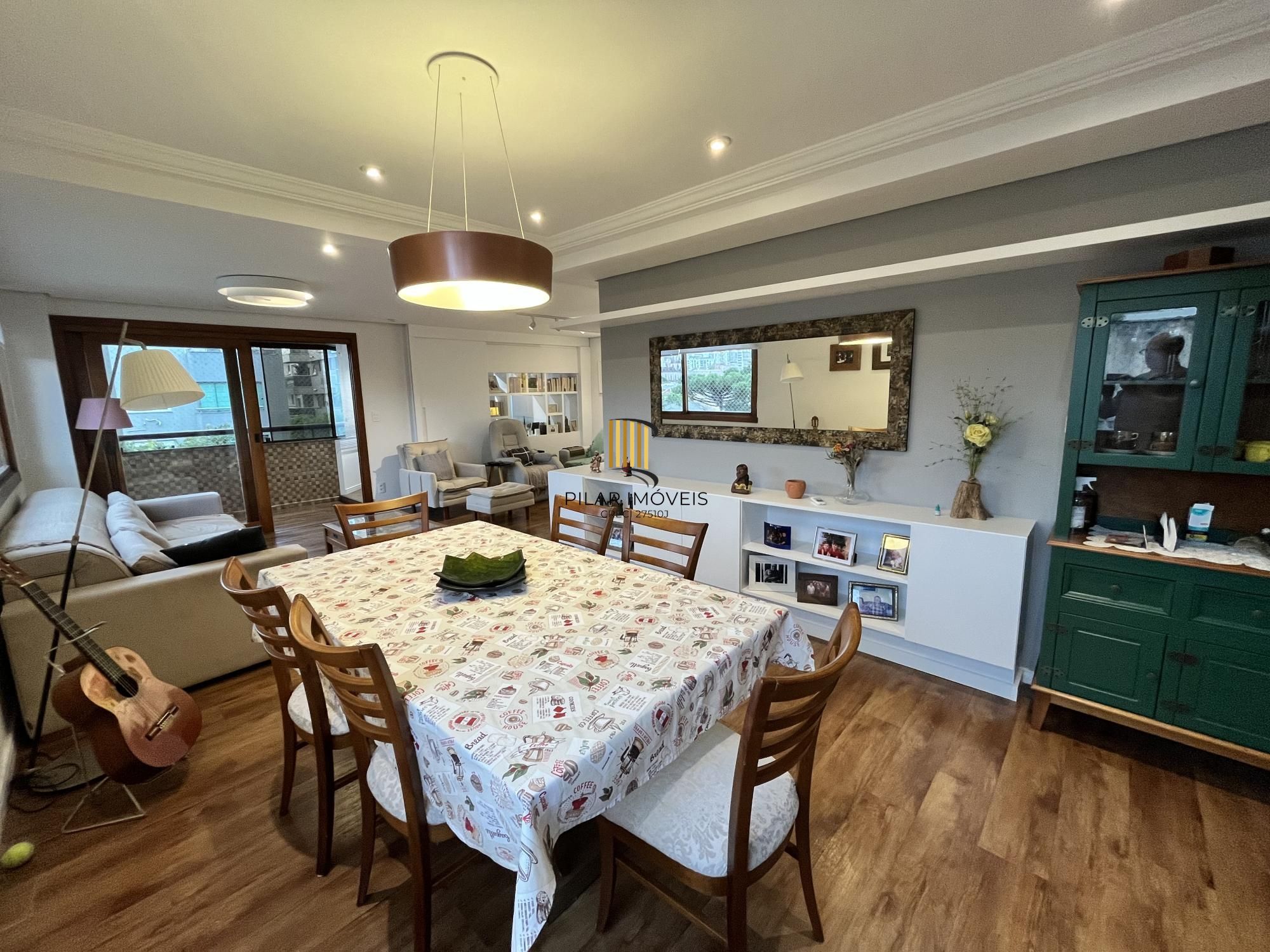 Apartamento de 3 quartos, 2 suítes, 1 americana e 2 vagas no bairro Farroupilha