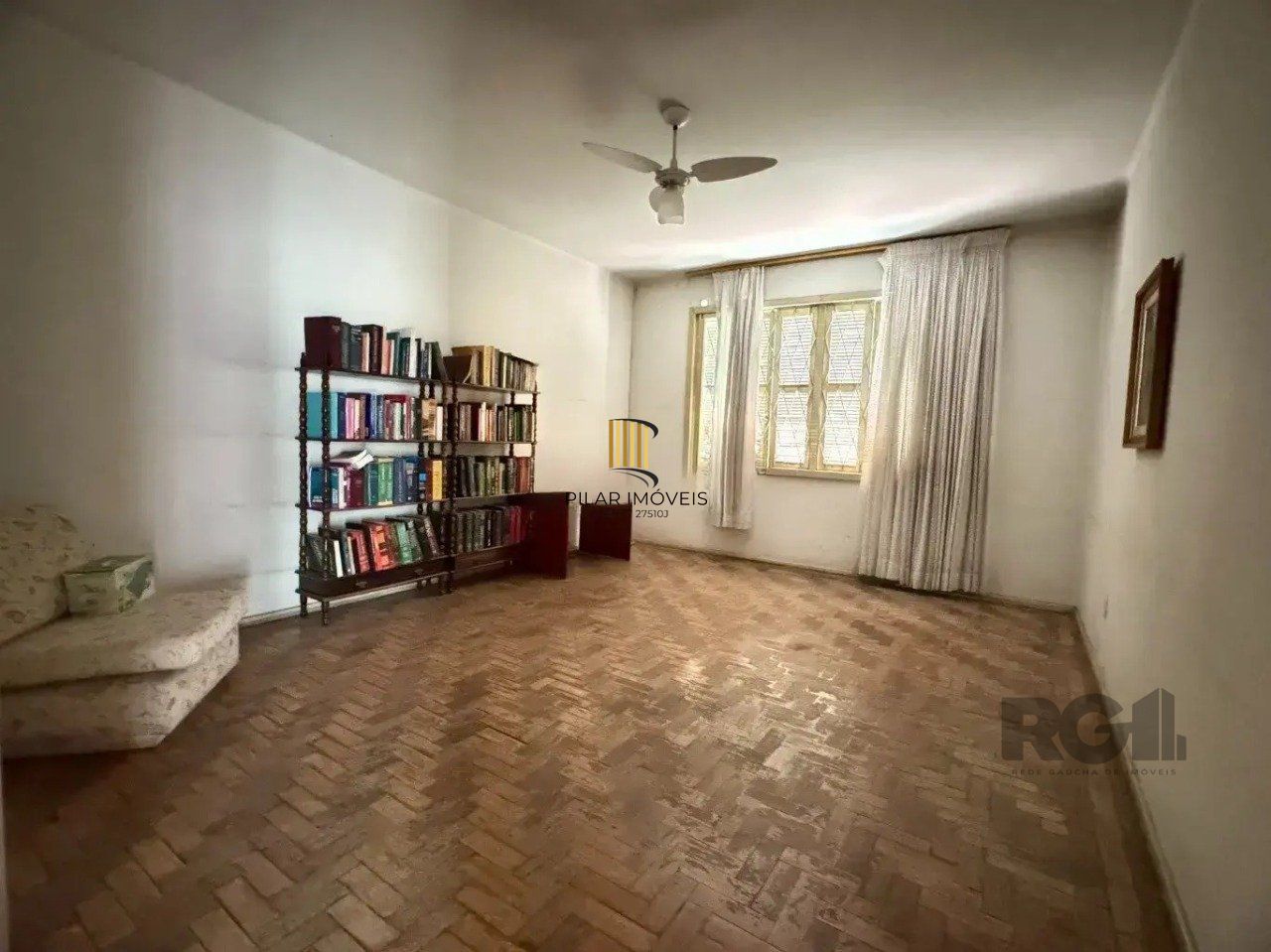 Casa de 5vquartos e 3 vagas de garagem no bairro Santana em Porto Alegre