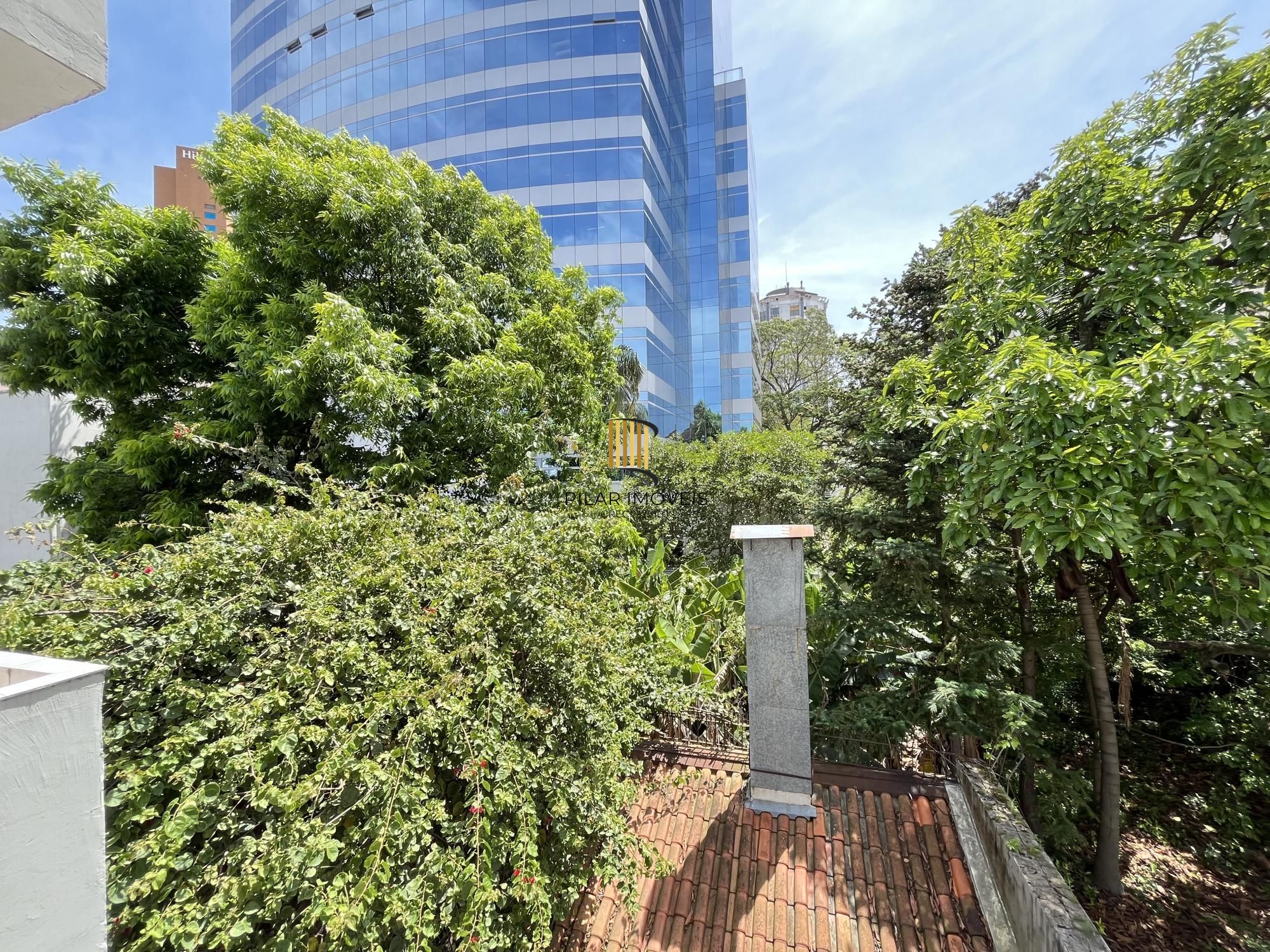 Apartamento de 3 quartos com dependência de empregada bairro Moinhos de Vento