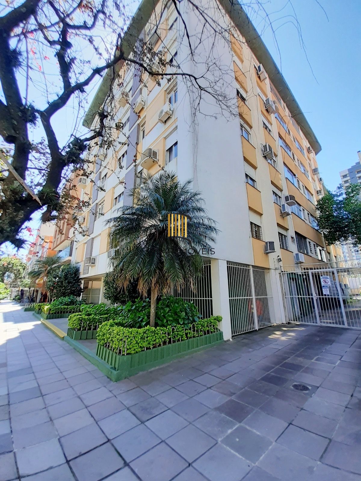 Apartamento de dois quartos no bairro Menino Deus em Porto Alegre