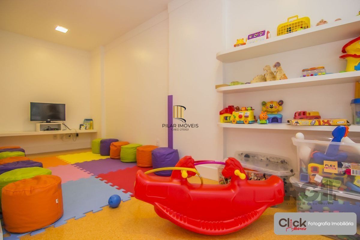 Vende Excelente Apartamento no Bairro Passo da Areia - Porto Alegre