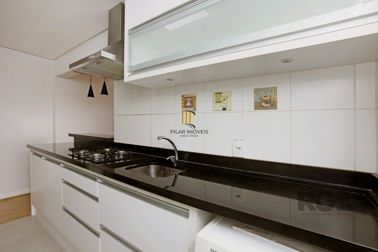 Apartamento de 2 quartos, suíte e 2 vagas de garagem no bairro Menino Deus