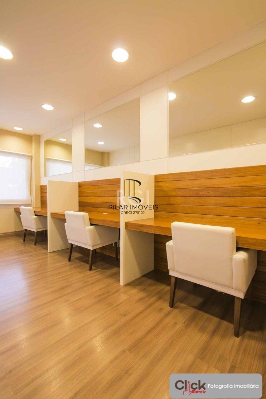Apartamento com três (3) dormitórios, três (3) suítes sendo uma (1) suíte master e quatro (4) vagas de garagem com dois (2) depósitos próximo ao shopping  Iguatemi, no Condomínio Cipriani Nuova Archit