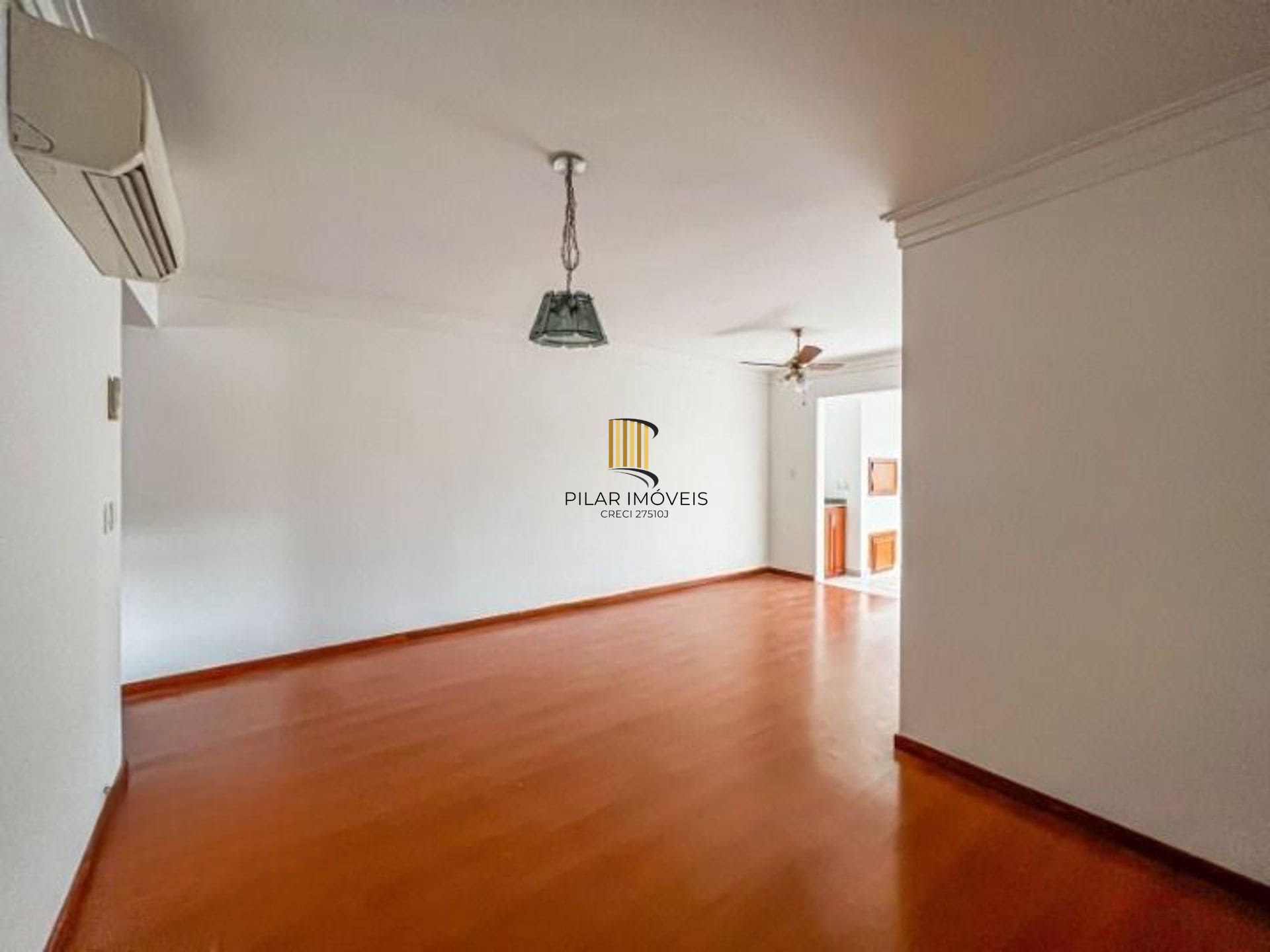 Apartamento de 3 quartos, suíte e 1 vaga de garagem no bairro Menino Deus em POA