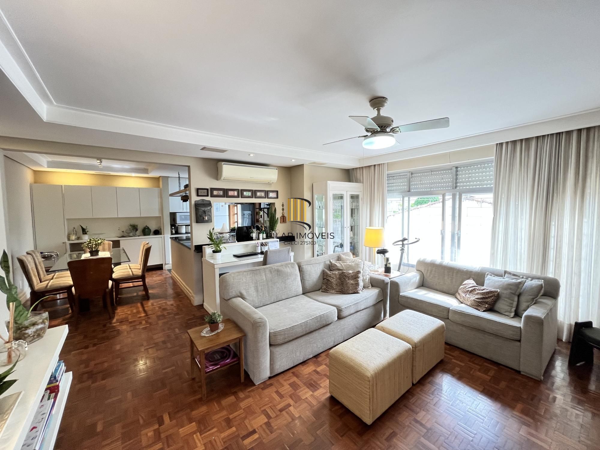 Apartamento de 2 quartos, suíte e 2 vagas de garagem no bairro Jardim Botânico.