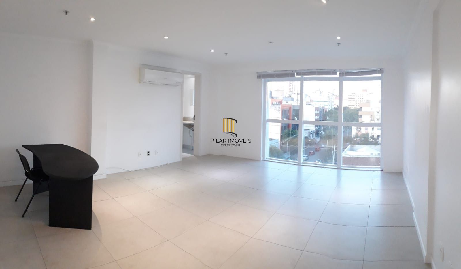 Sala comercial com 2 vagas de garagem escrituradas
