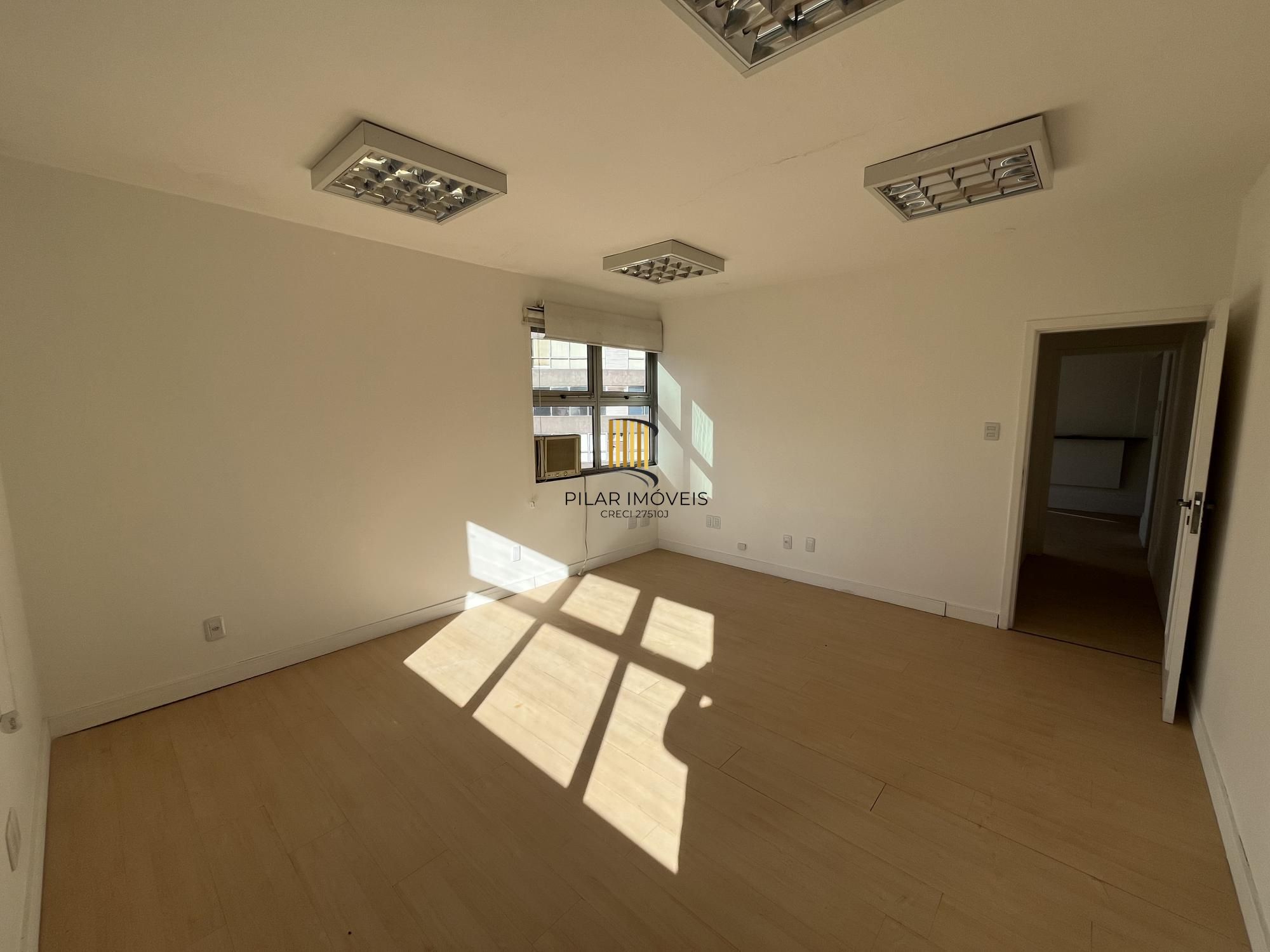 sala comercial grande prédio com elevador no bairro Rio Branco em Porto Alegre