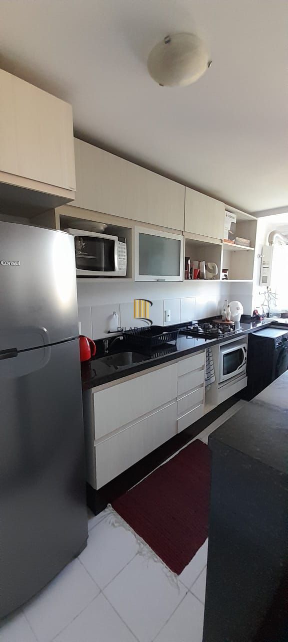 Apartamento de 2 quartos, suíte e 1 vaga de garagem no bairro Jardim Carvalho