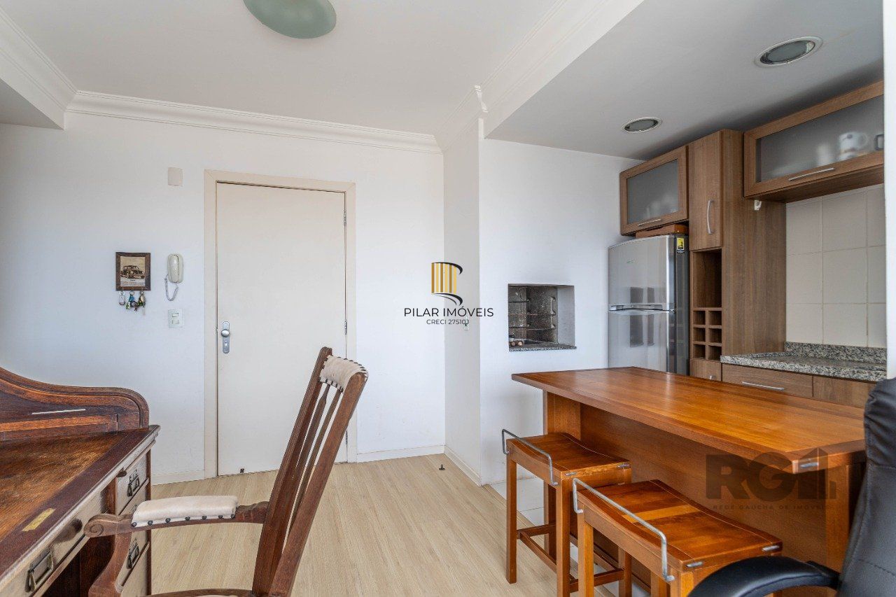   Apartamento de um quarto (dormitório) e uma vaga de garagem no bairro Jardim Botânico em Porto Alegre. 