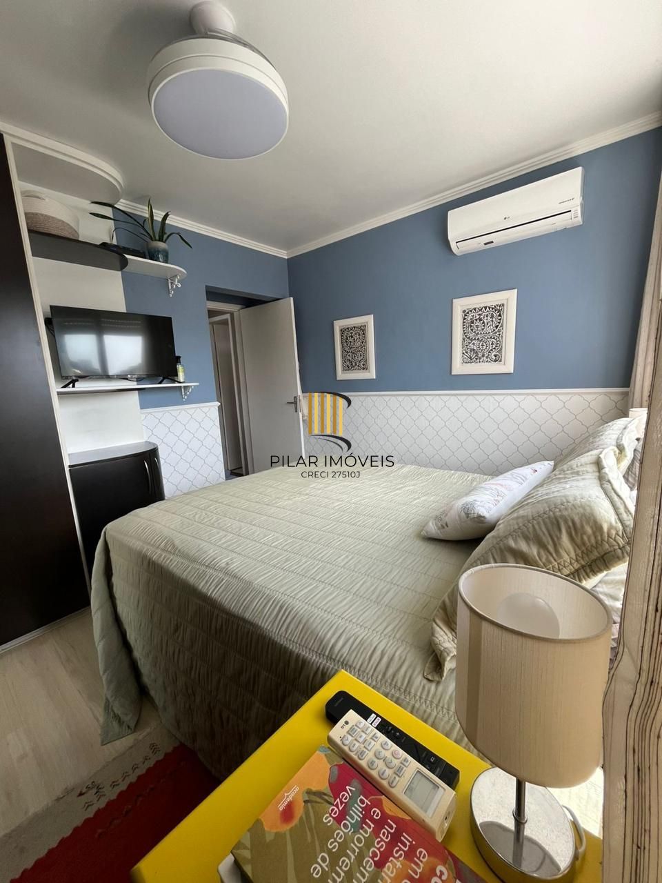 Apartamento de 2 quartos, 2 banheiros e 1 vaga de garagem no bairro Santana POA