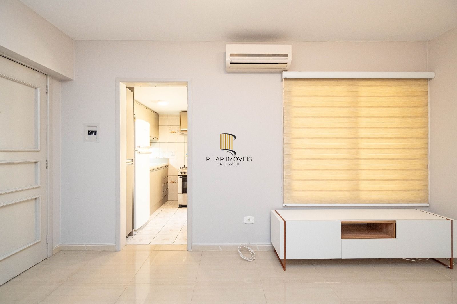 Apartamento de 1 dormitório, semi mobiliado, pronto para morar e com vaga Centro
