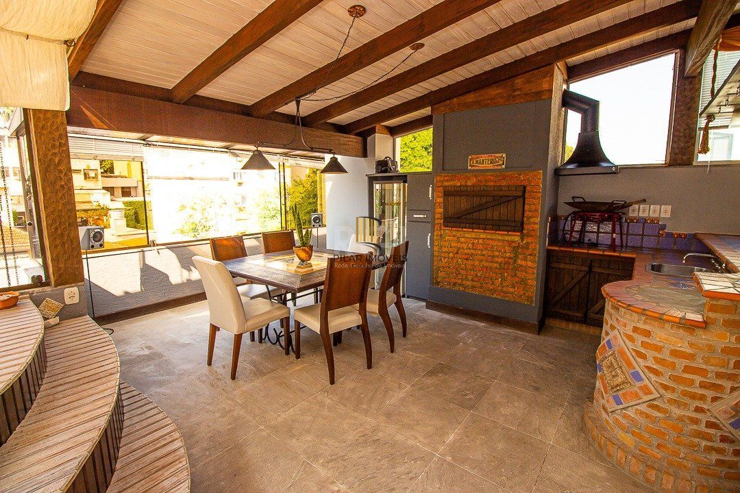 Cobertura para Venda - 116.36m², 2 dormitórios, sendo 1 suites, 1 vaga - Petrópolis