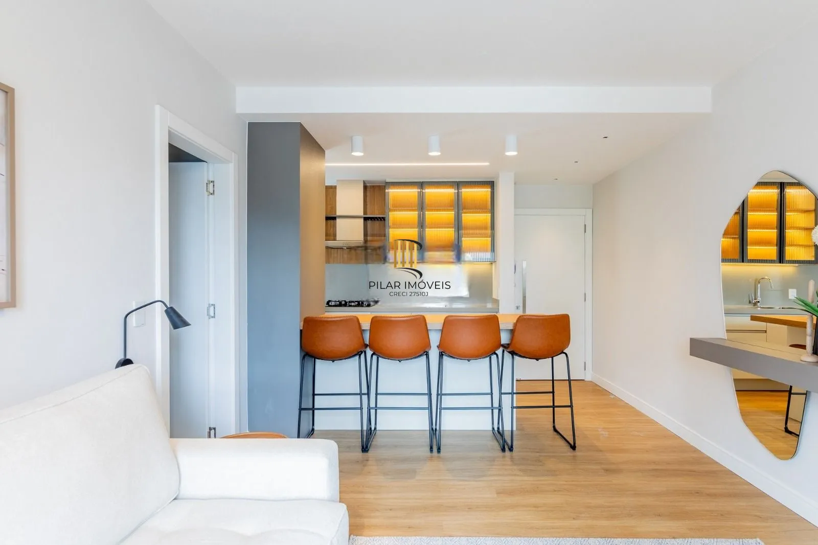 Apartamento à venda em Porto Alegre – pronto para morar, totalmente reformado.