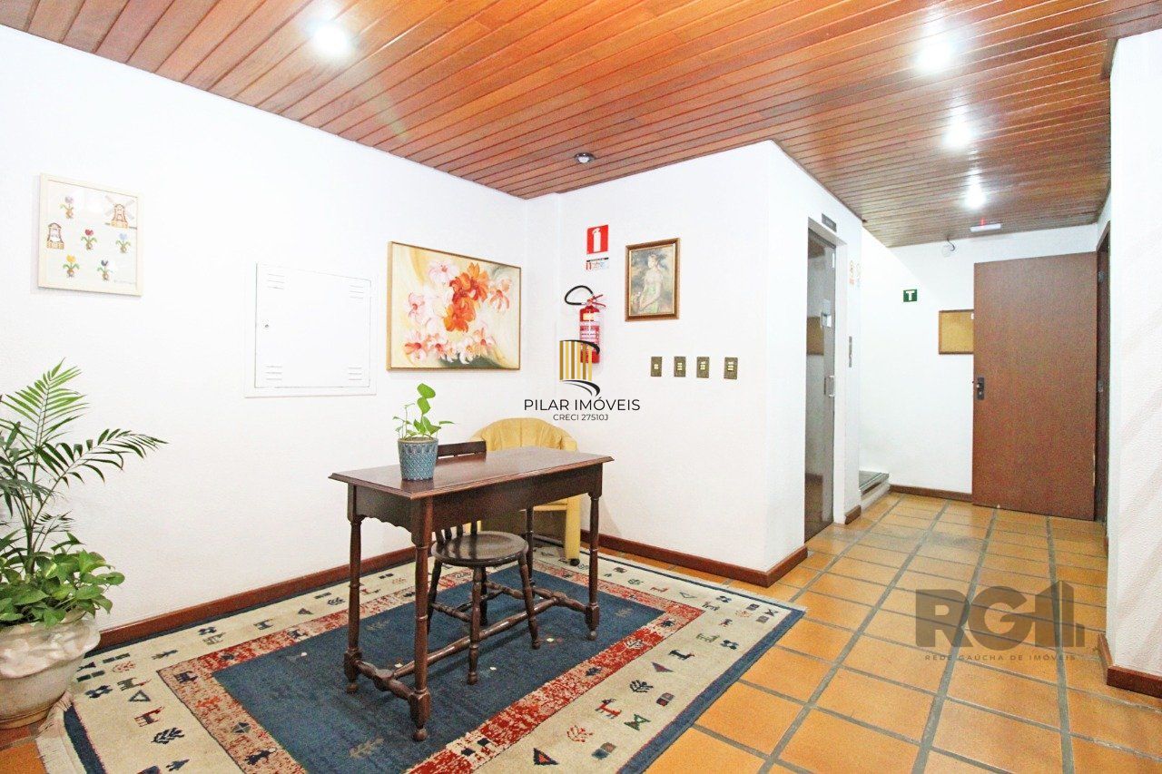 Apartamento de dois dormitórios e dois banheiros no bairro Bom Fim / Rio Branco em Porto Alegre!
