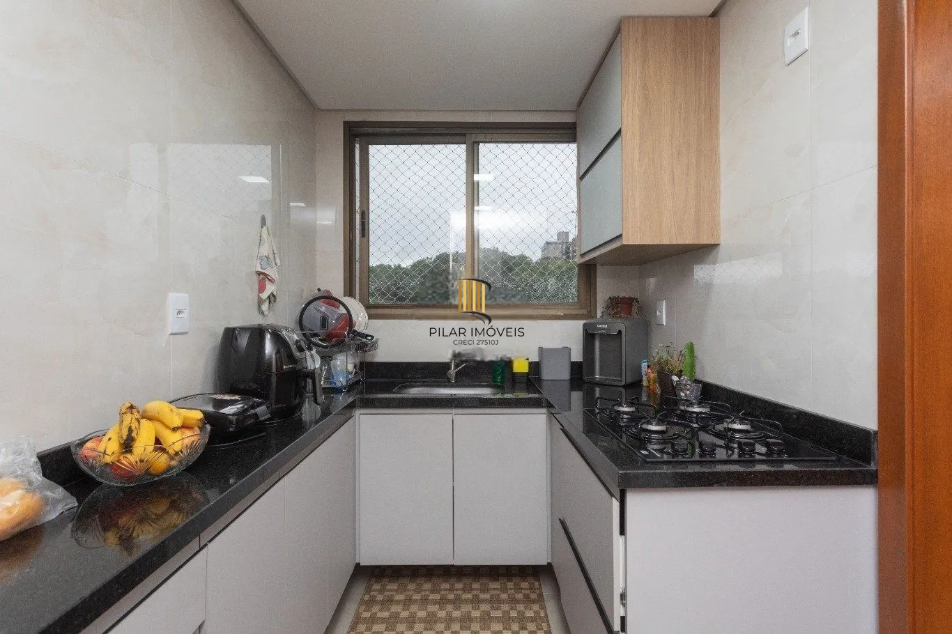 Apartamento de 3 quartos, suíte e 1 vaga de garagem no bairro Passo da Areia POA