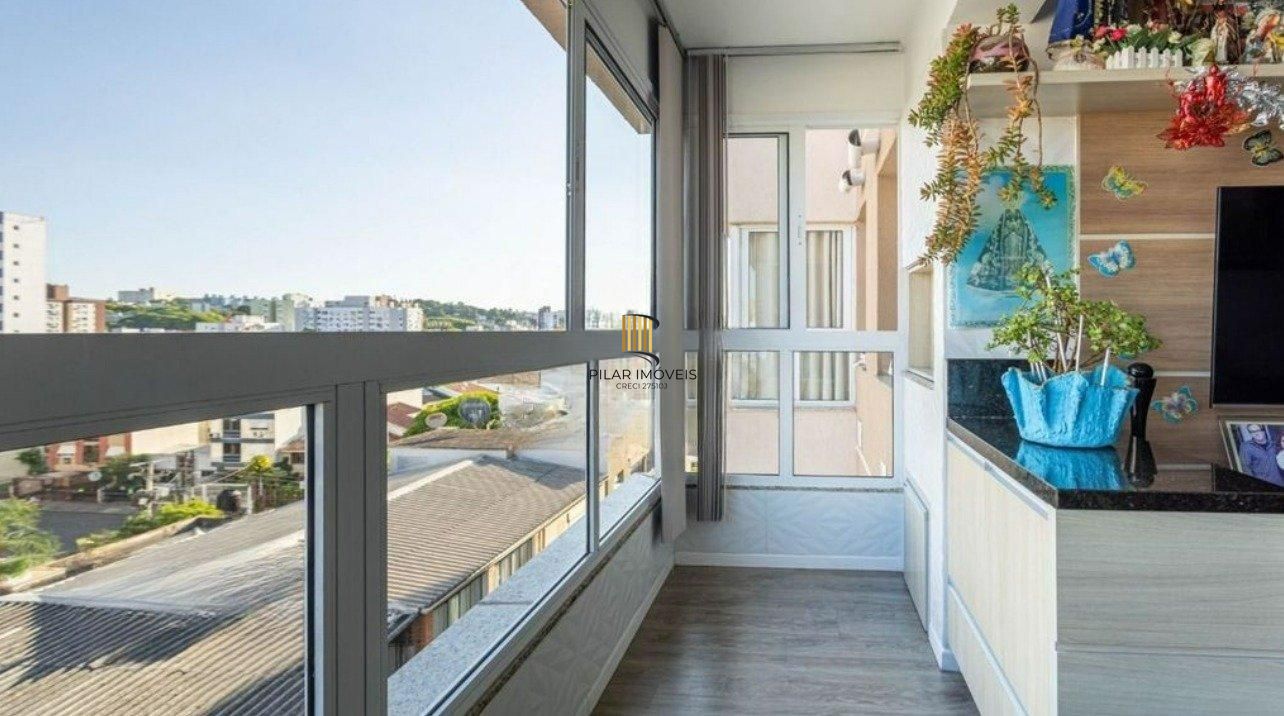 Apartamento de três quartos, suíte e uma vaga de garagem no bairro Santana