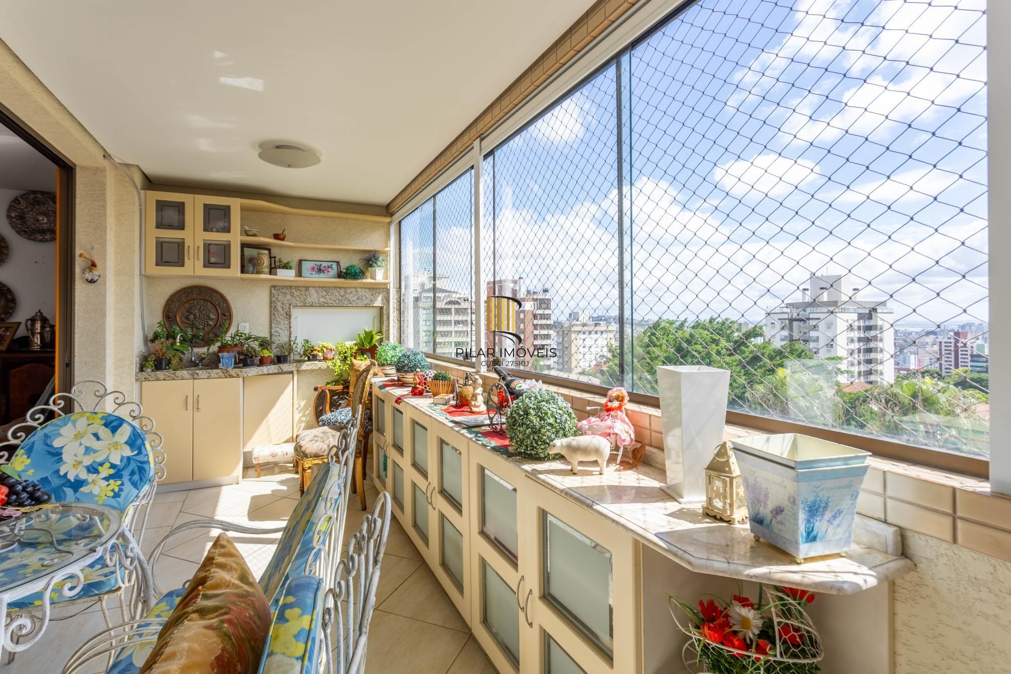 Apartamento 3 quartos 2 vagas de garagem bairro Petrópolis em Porto Alegre