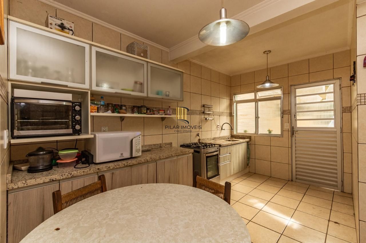 Casa 4 dormitórios no bairro Vila Jardim