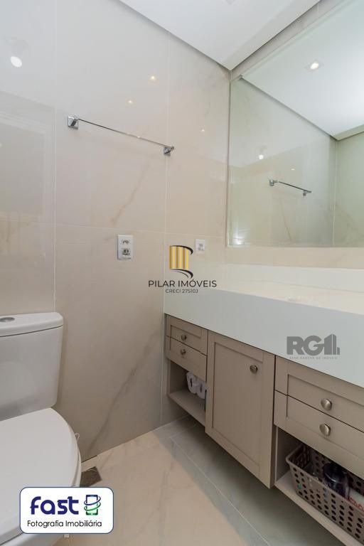 Apartamento 3 quartos, sendo 1 suíte, 82 m² de área privativa e 2 vagas de garagem individuais. Localizado na Rua/Av. Grecia, no bairro Passo D Areia em Porto Alegre.	