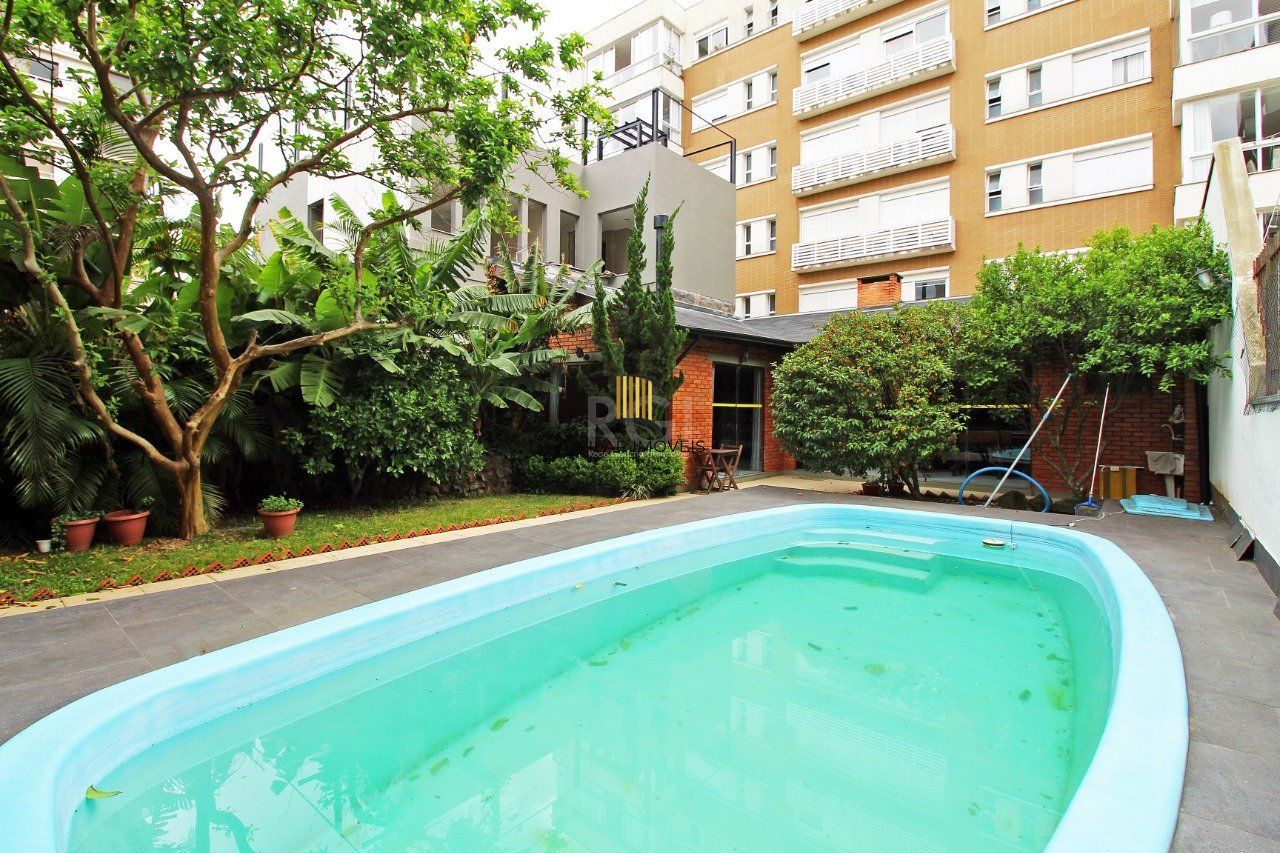Casa para Venda - 464.5m², 3 dormitórios, sendo 1 suites, 3 vagas - Petrópolis