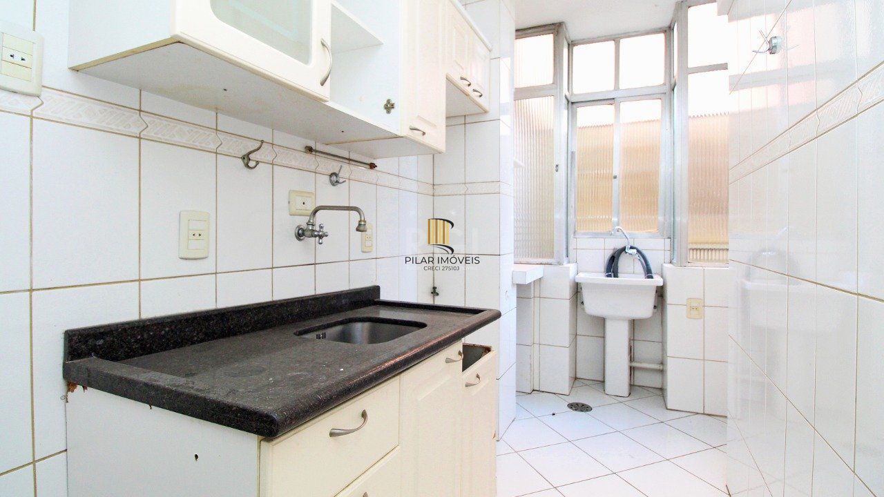 Excelente apartamento de 1 (um) quarto no bairro Centro, da cidade de Porto Alegre , na Av. Borges de Medeiros, 652 . Apartamento amplo e muito bem localizado, em localização nobre na Av. Borges d