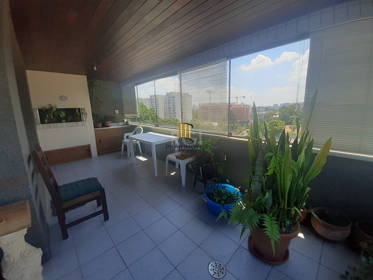 Cobertura para Venda - 281.25m², 3 dormitórios, sendo 1 suites, 2 vagas - Cristo Redentor
