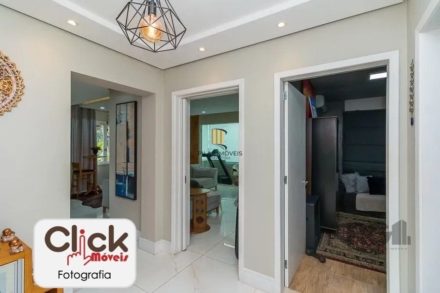 Apartamento 4 dormitórios, sendo 1 suíte, 193 m² de área privativa e 2 vaga(s) de garagem. Localizado na Rua/Av. Carlos Gomes, no bairro Auxiliadora em Porto Alegre.