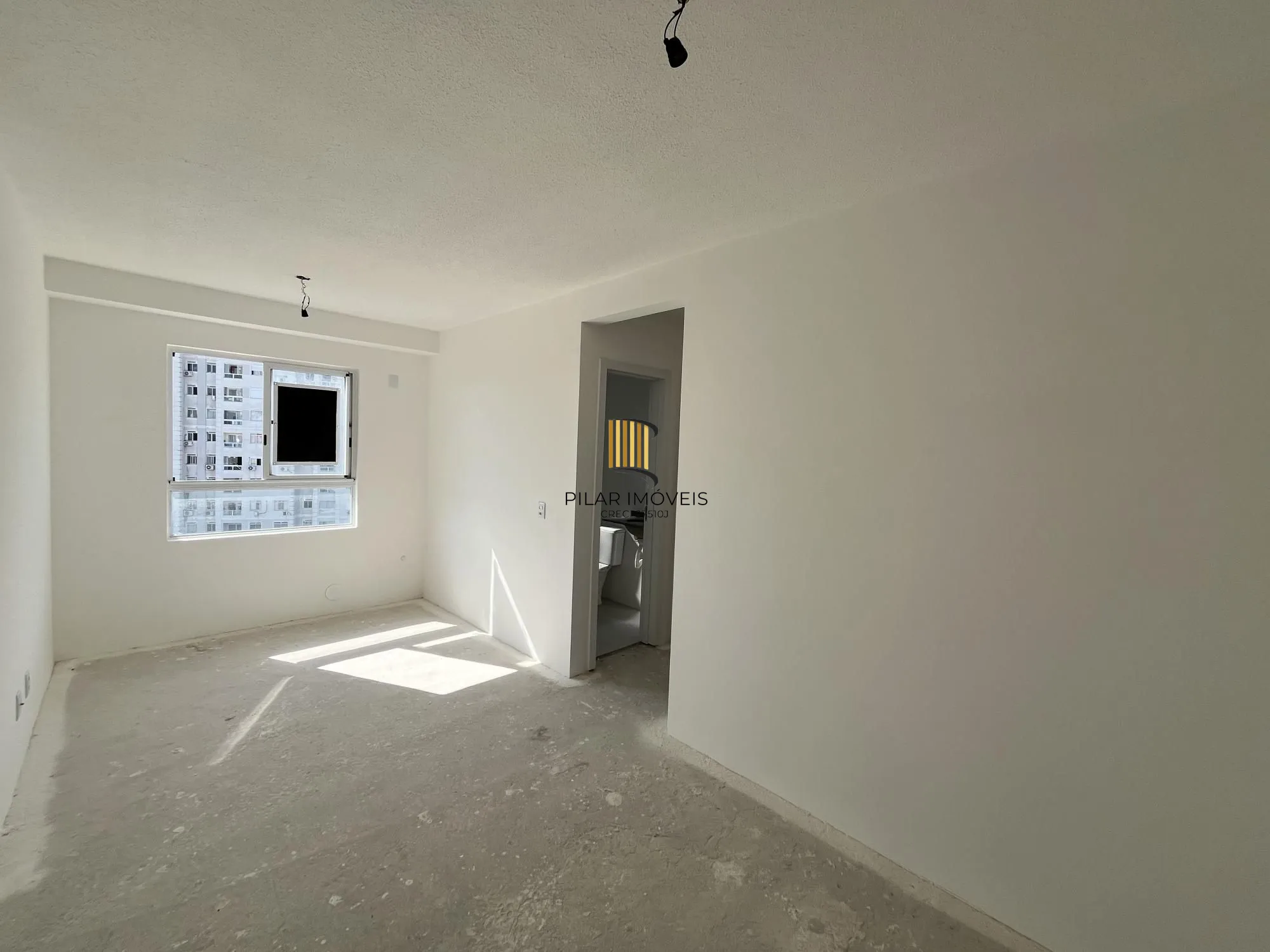 Apartamento de 2 quartos e 1 vaga de garagem no bairro Morro Santana em POA