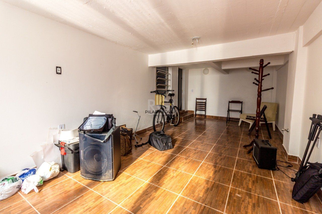 Apartamento para Venda - 61.47m², 2 dormitórios, 1 vaga - Petrópolis