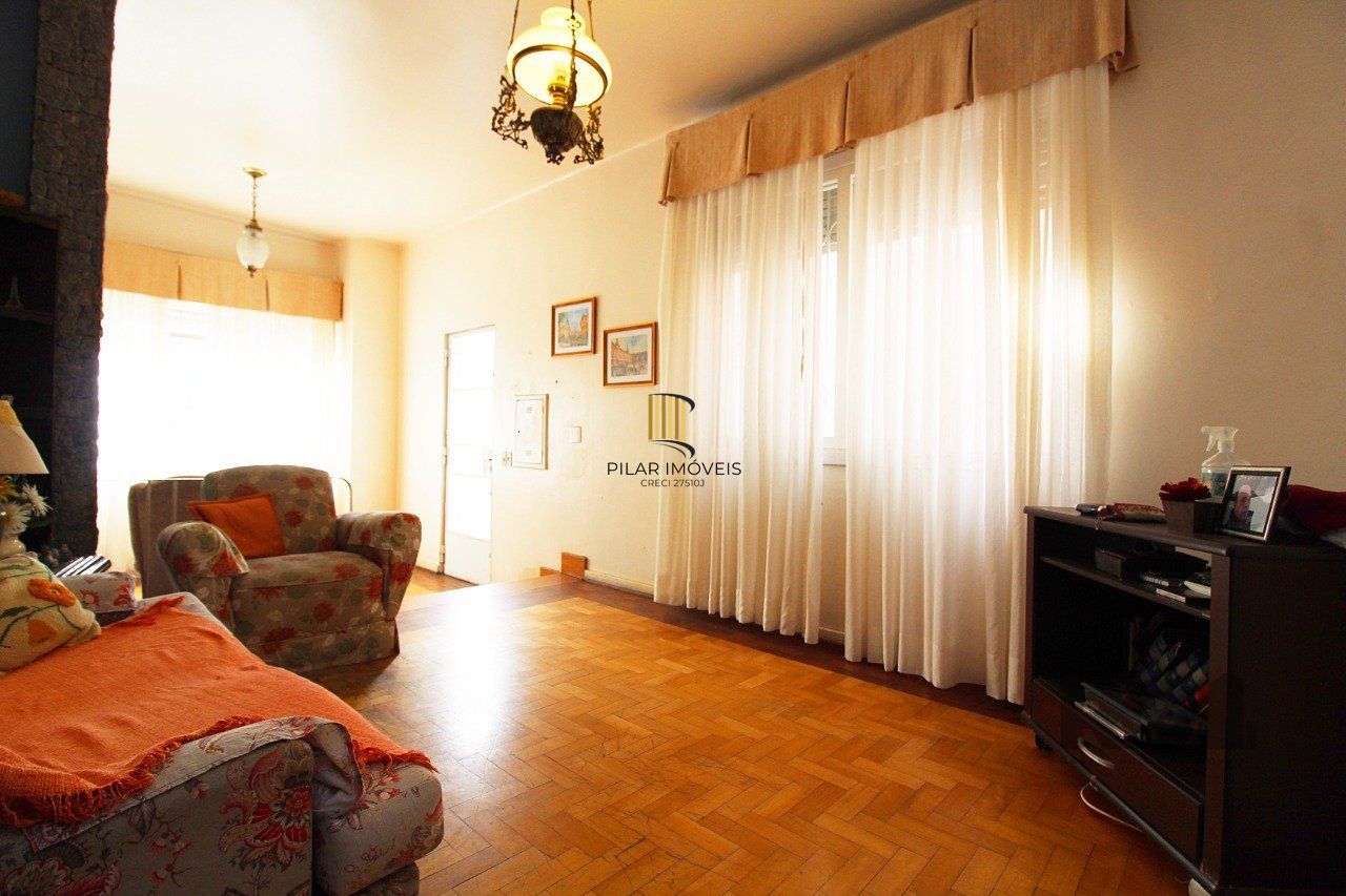 Casa à venda 4 quartos (dormitórios), suíte, 3 vagas - Partenon, Porto Alegre