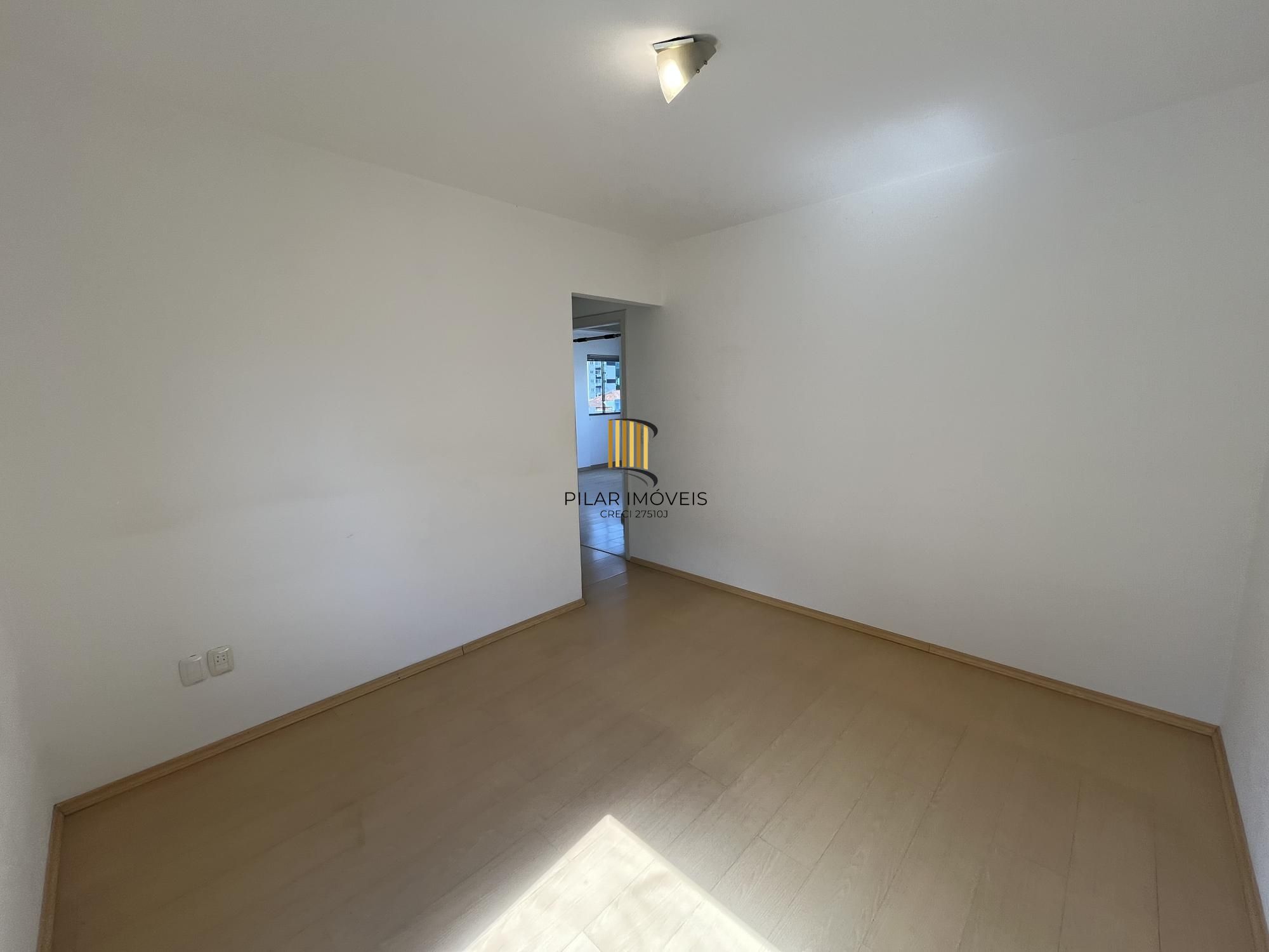 Apartamento de 2 quartos e 1 vaga de garagem no bairro Menino Deus Porto Alegre