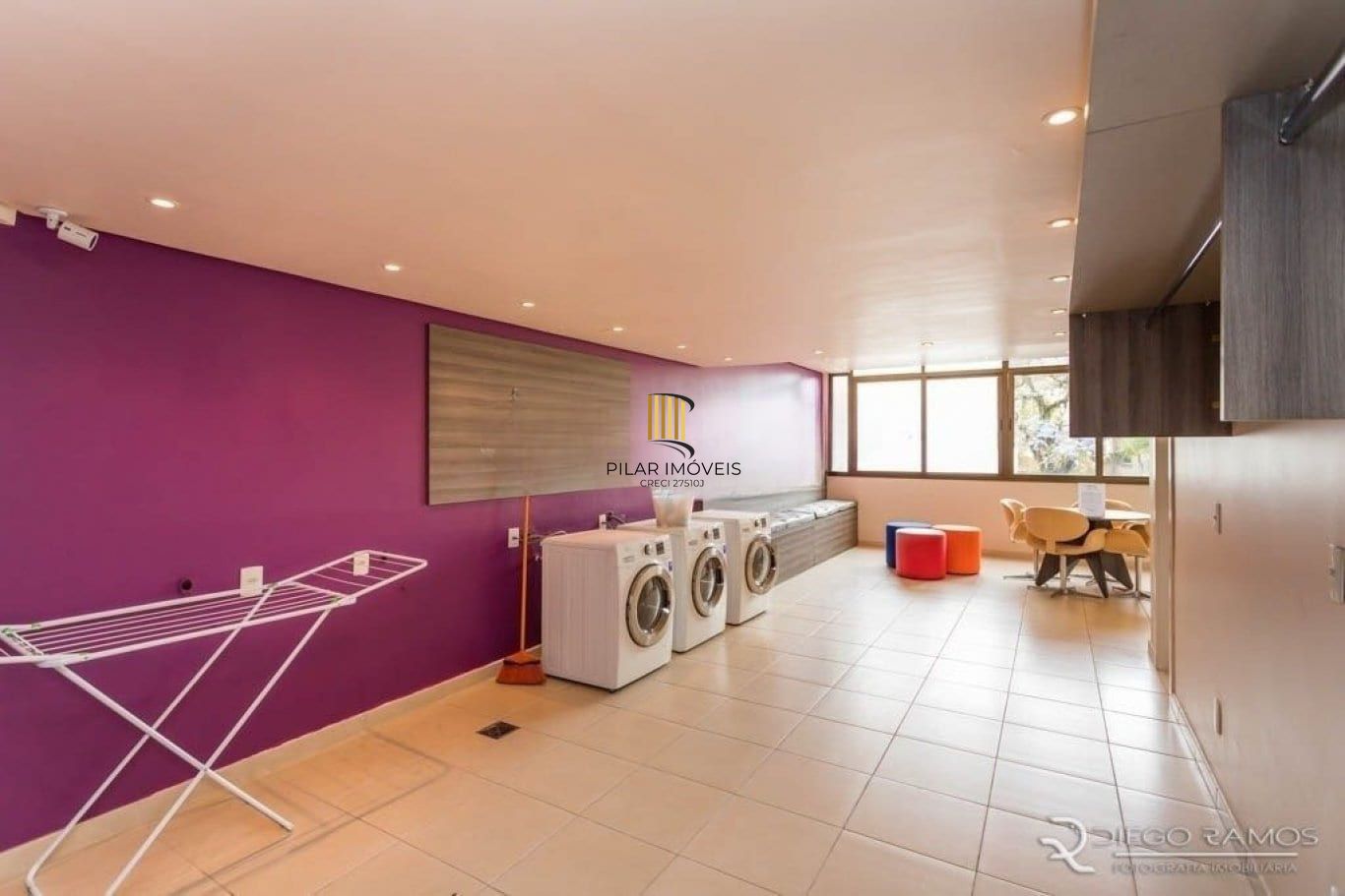 Apartamento de um quarto e duas vagas de garagem no bairro Independência