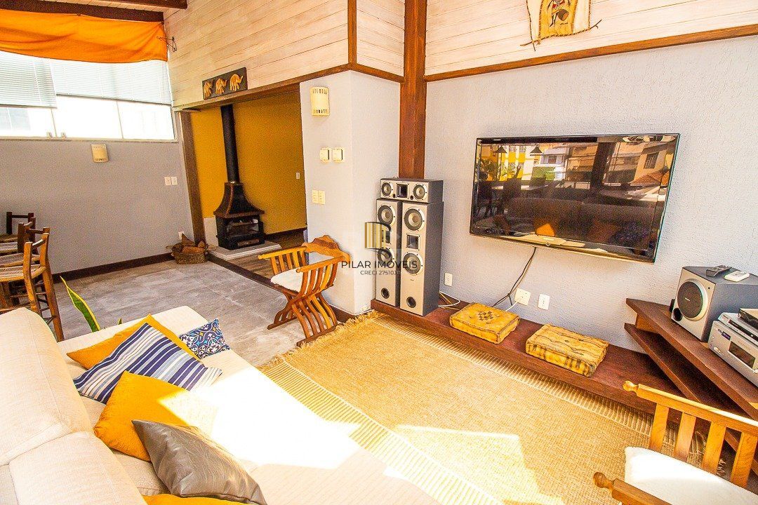 Cobertura para Venda - 116.36m², 2 dormitórios, sendo 1 suites, 1 vaga - Petrópolis