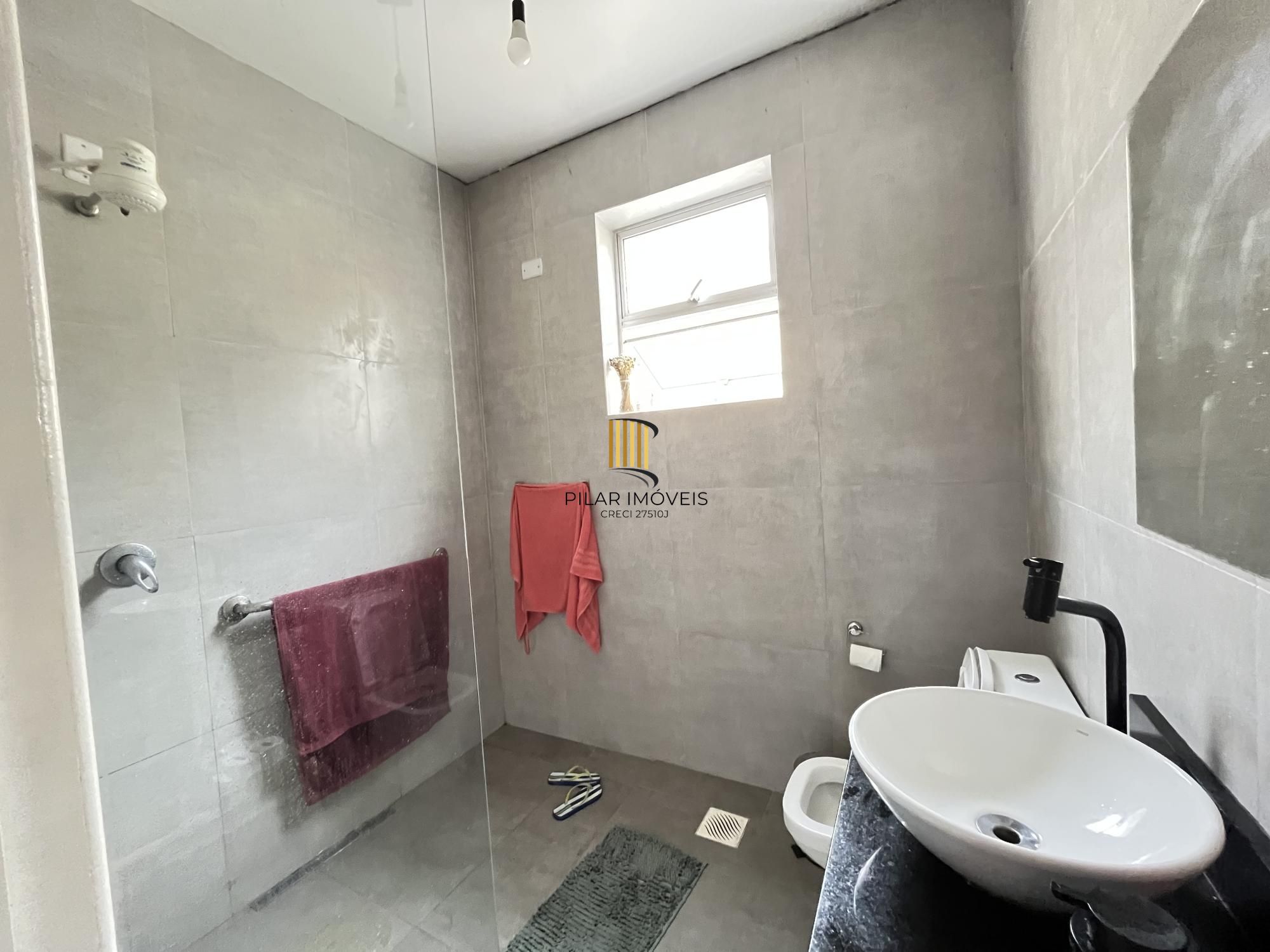 Apartamento de 2 quartos no bairro Menino Deus em Porto Alegre