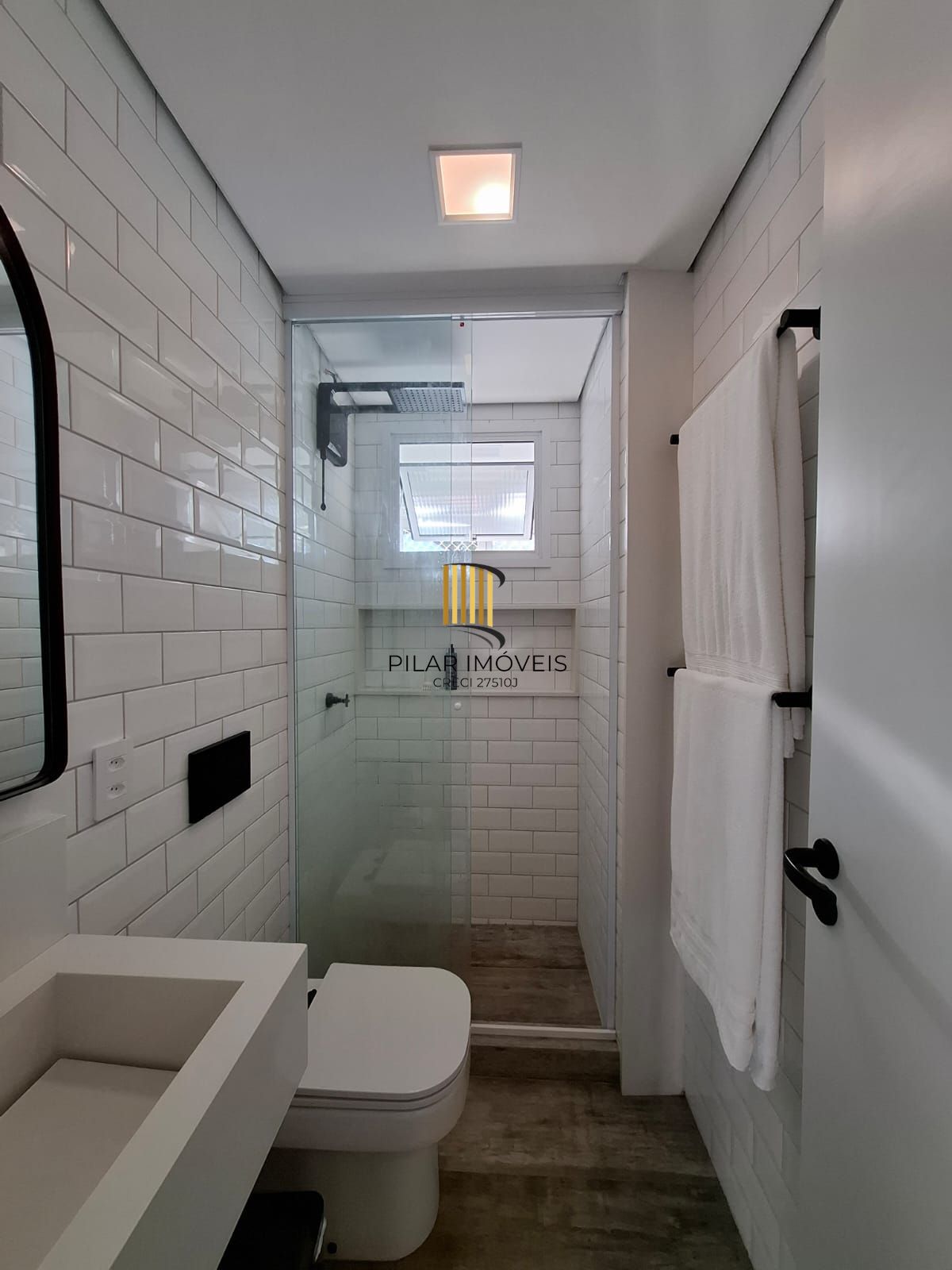 Apartamento de um quarto com garagem no bairro Partenon