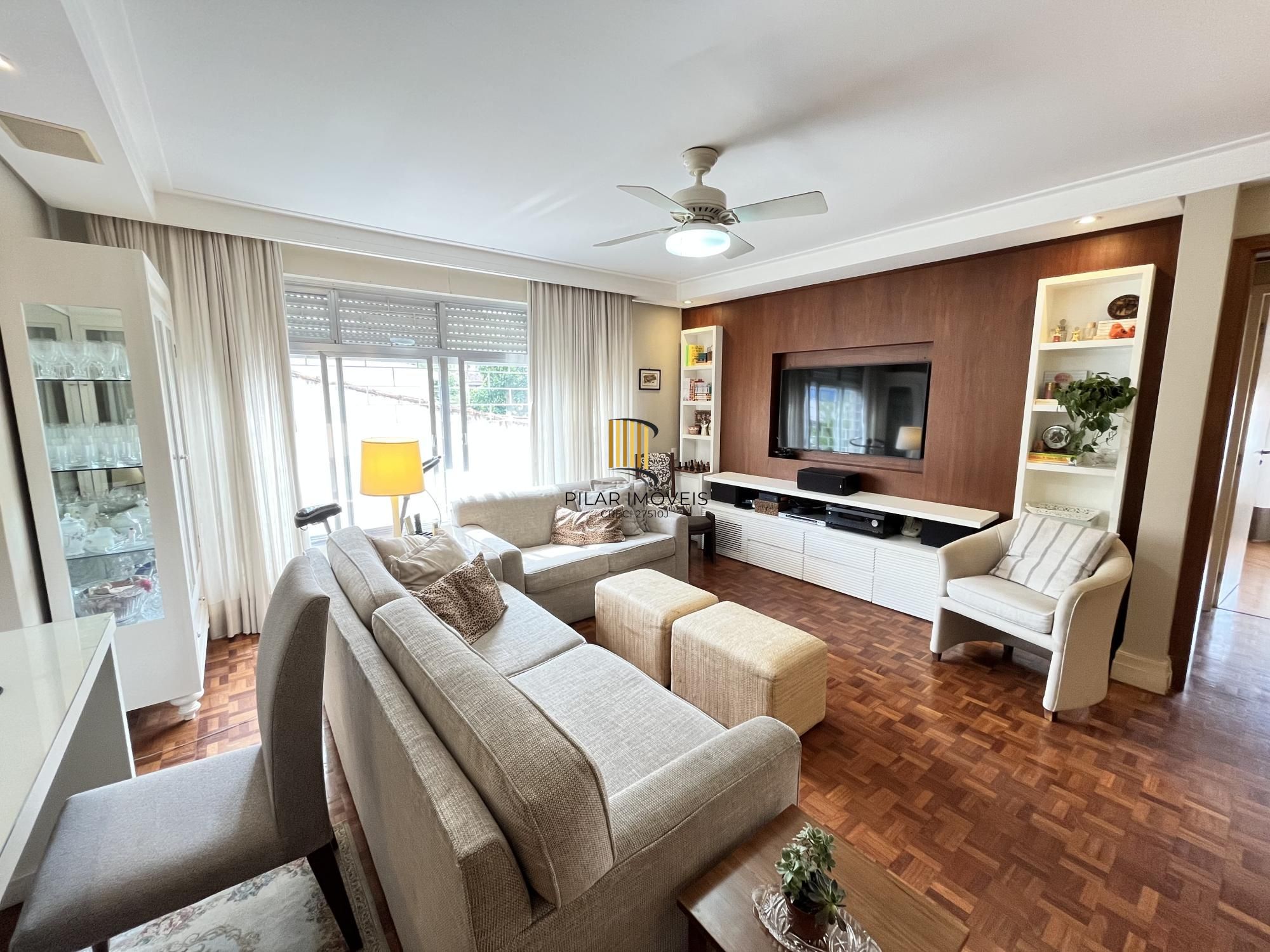 Apartamento de 2 quartos, suíte e 2 vagas de garagem no bairro Jardim Botânico.