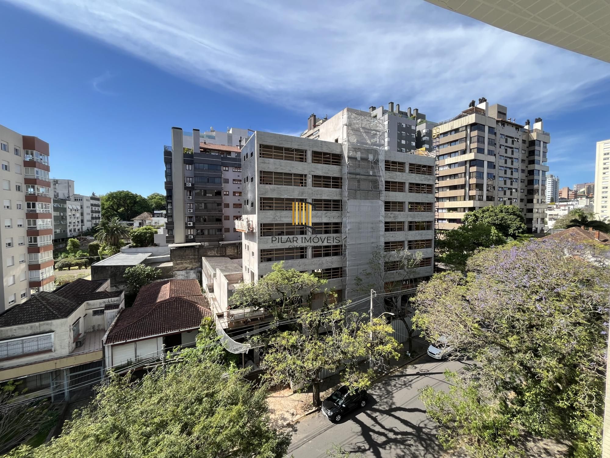 Apartamento de 3 quartos, suíte e 3 vagas de garagem no bairro Auxiliadora POA