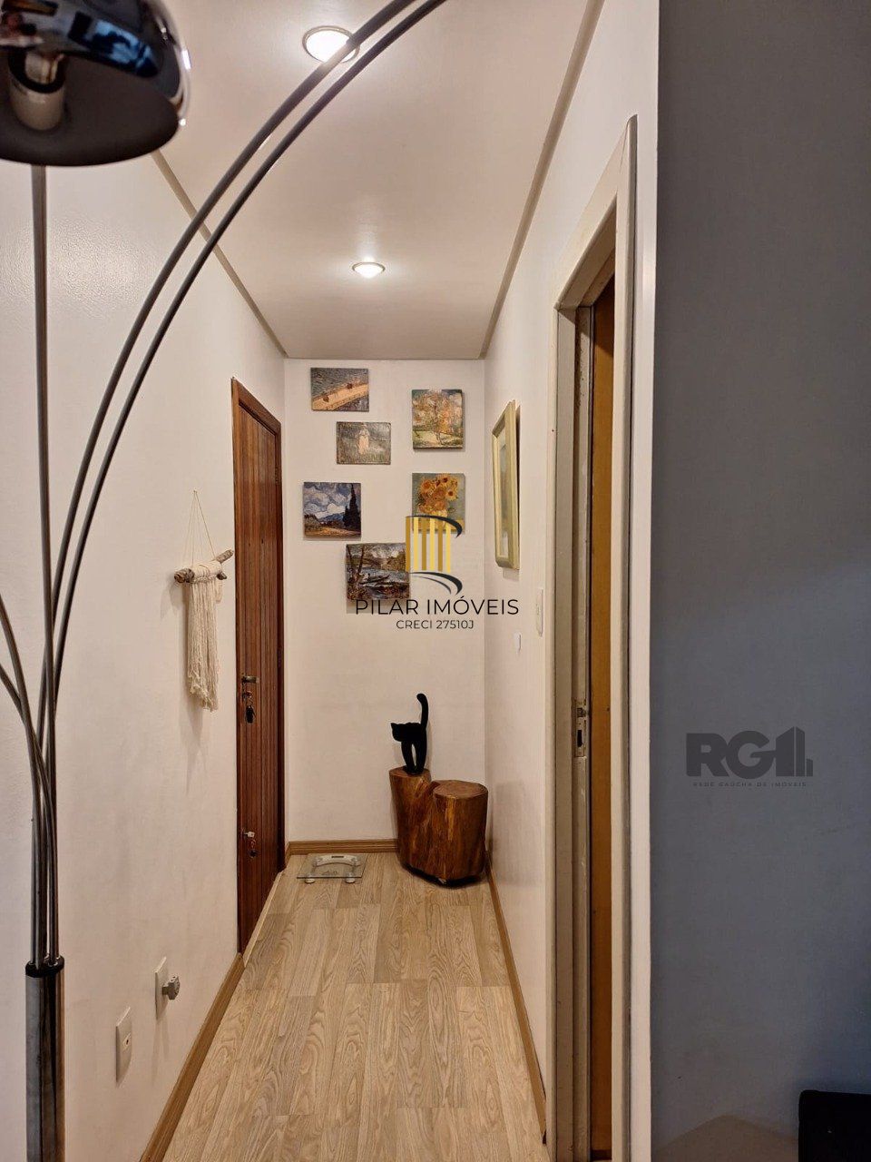 Apartamento de quatro dormitórios e uma vaga de garagem no bairro Bom Fim em Porto Alegre.