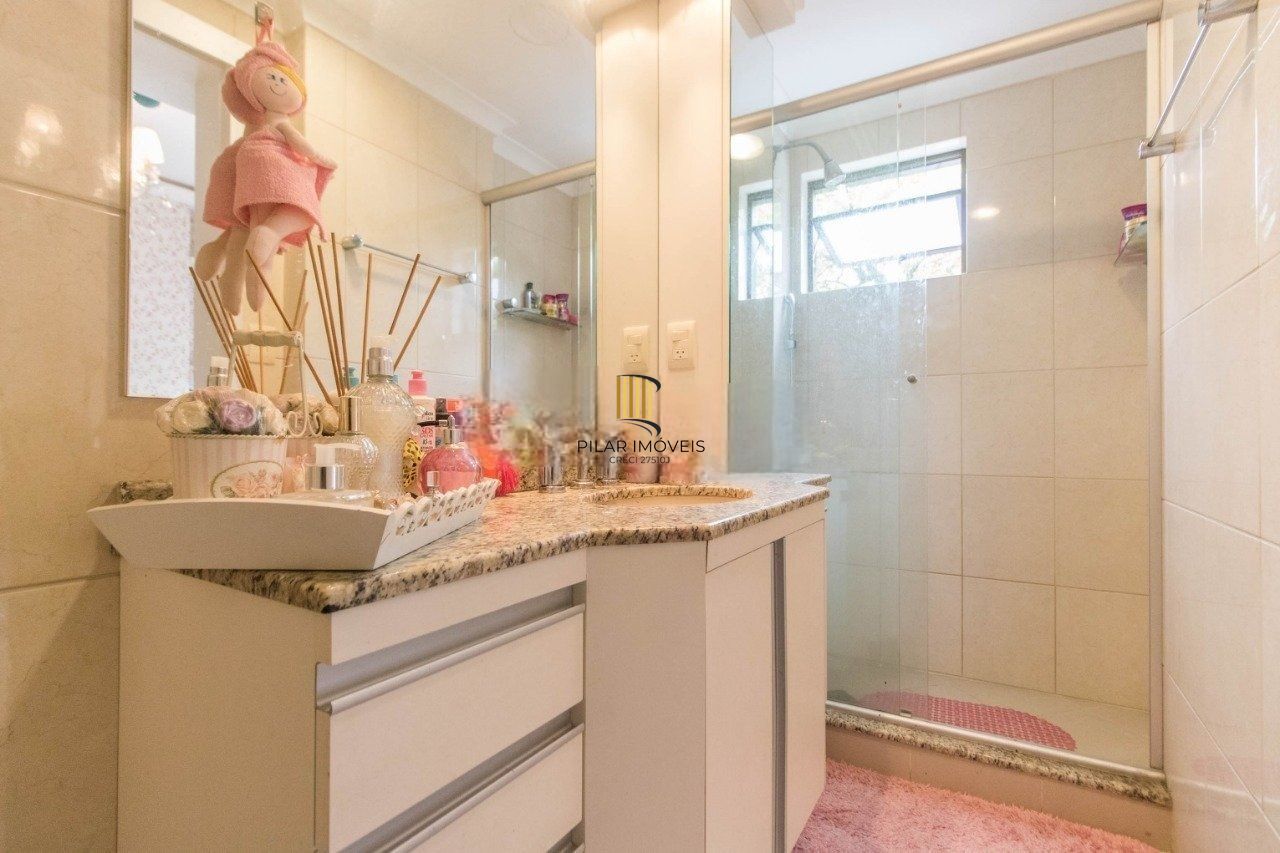 Apartamento com 3 suítes e 3 vagas de garagem no bairro Rio Branco em POA/RS