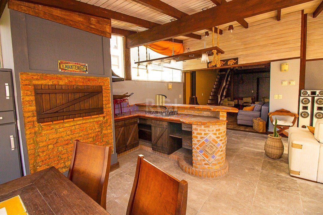 Cobertura para Venda - 116.36m², 2 dormitórios, sendo 1 suites, 1 vaga - Petrópolis
