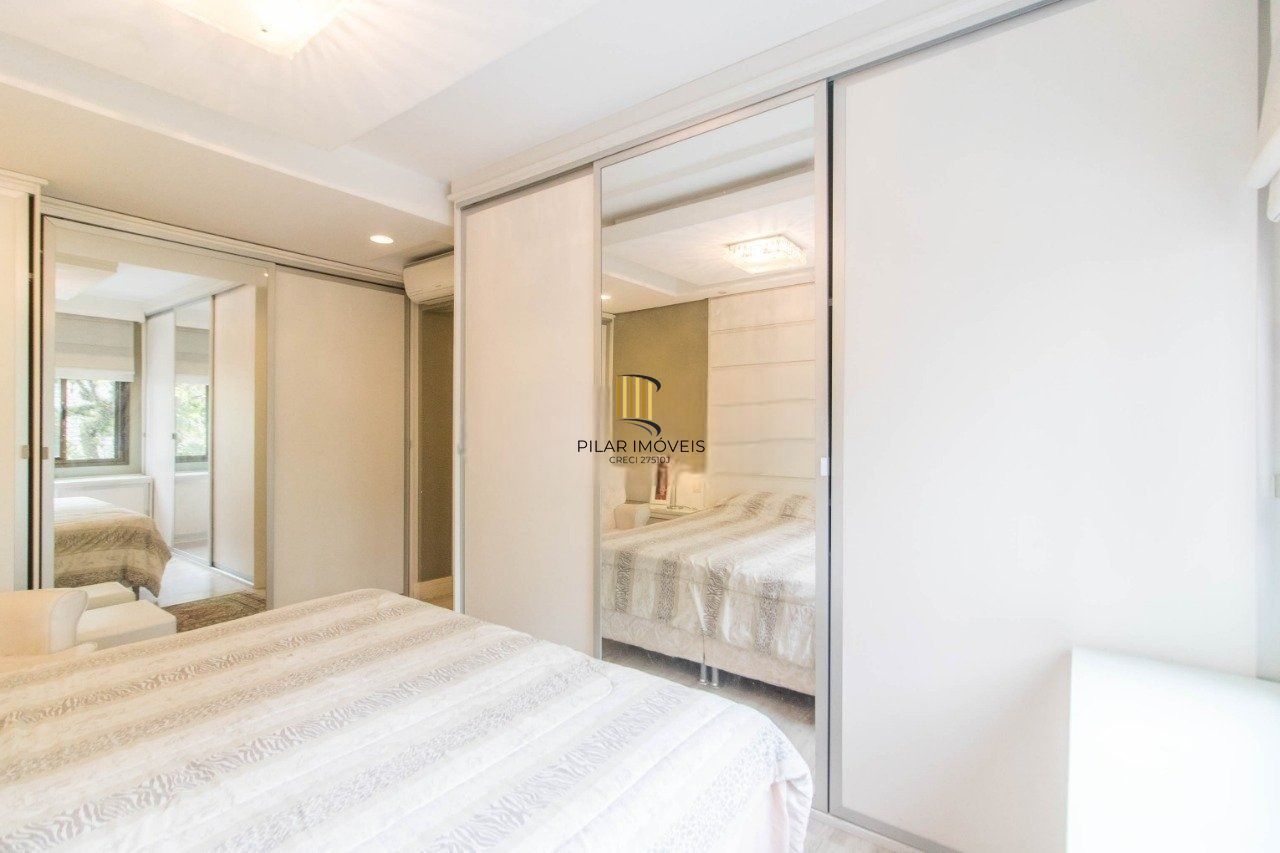 Apartamento com 3 suítes e 3 vagas de garagem no bairro Rio Branco em POA/RS