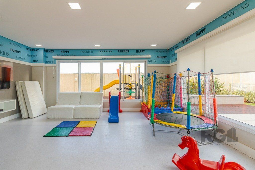 Apartamento 3 dormitórios, sendo 1 suíte, 102 m² de área privativa e 2 vaga(s) de garagem. Localizado na Rua/Av. Sao Josemaria Escriva, no bairro Central Parque em Porto Alegre.	