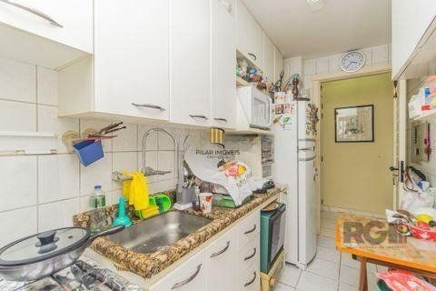 Apartamento, no bairro Chácara das pedras. Churrasqueira, 1 vaga, 3 quartos