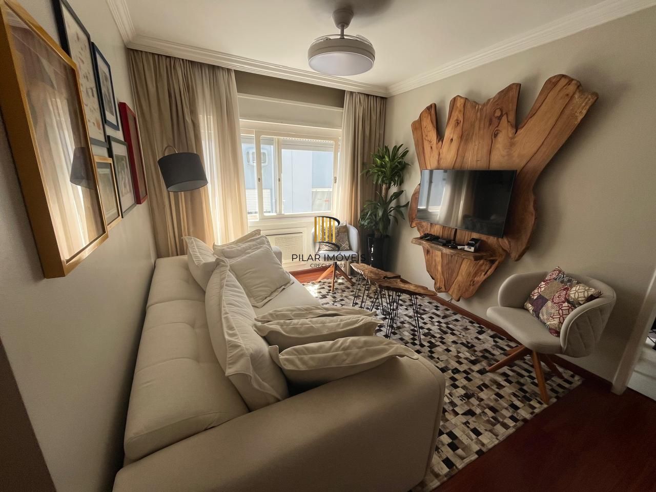 Apartamento de 2 quartos, 2 banheiros e 1 vaga de garagem no bairro Santana POA