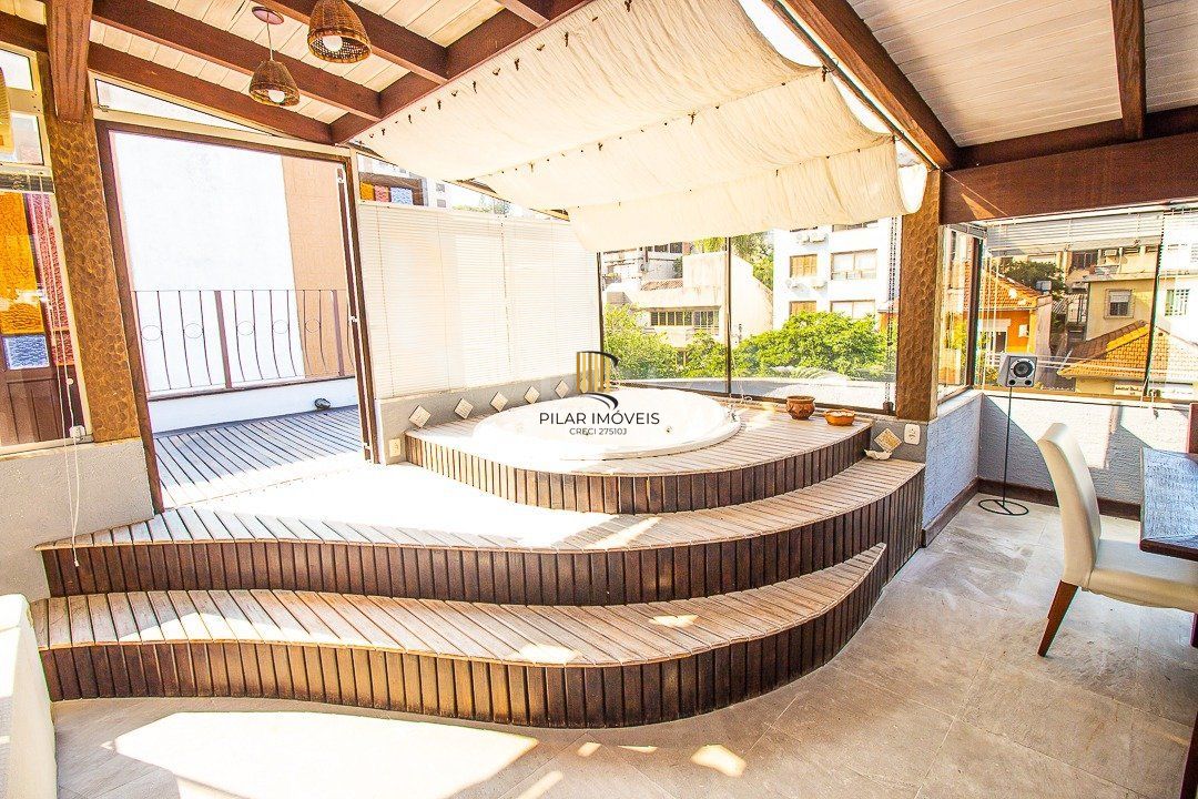 Cobertura para Venda - 116.36m², 2 dormitórios, sendo 1 suites, 1 vaga - Petrópolis