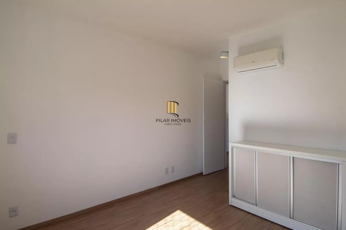 Apartamento de 3 quartos, suíte e 2 vagas de garagem Petrópolis em Porto Alegre.