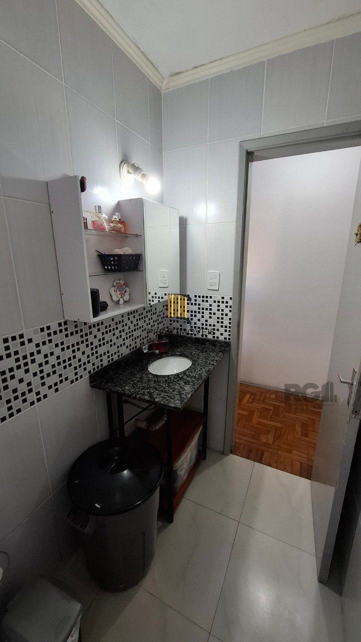 Apartamento 2 dormitórios no bairro Vila Ipiranga